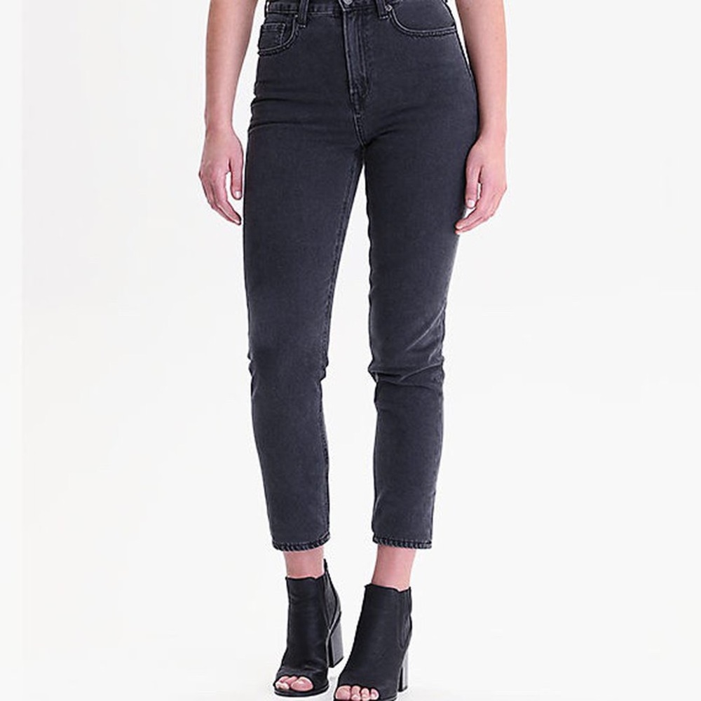 Black Ho Rise Mom Jean